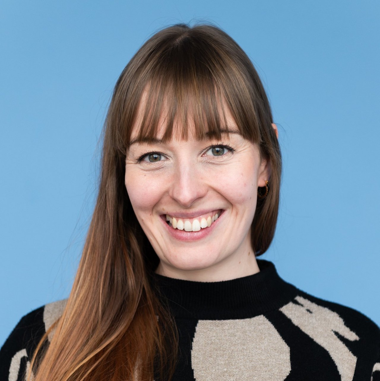 Portraitbild von Lana Ebel, Schatzmeisterin der LKJ Niedersachsen